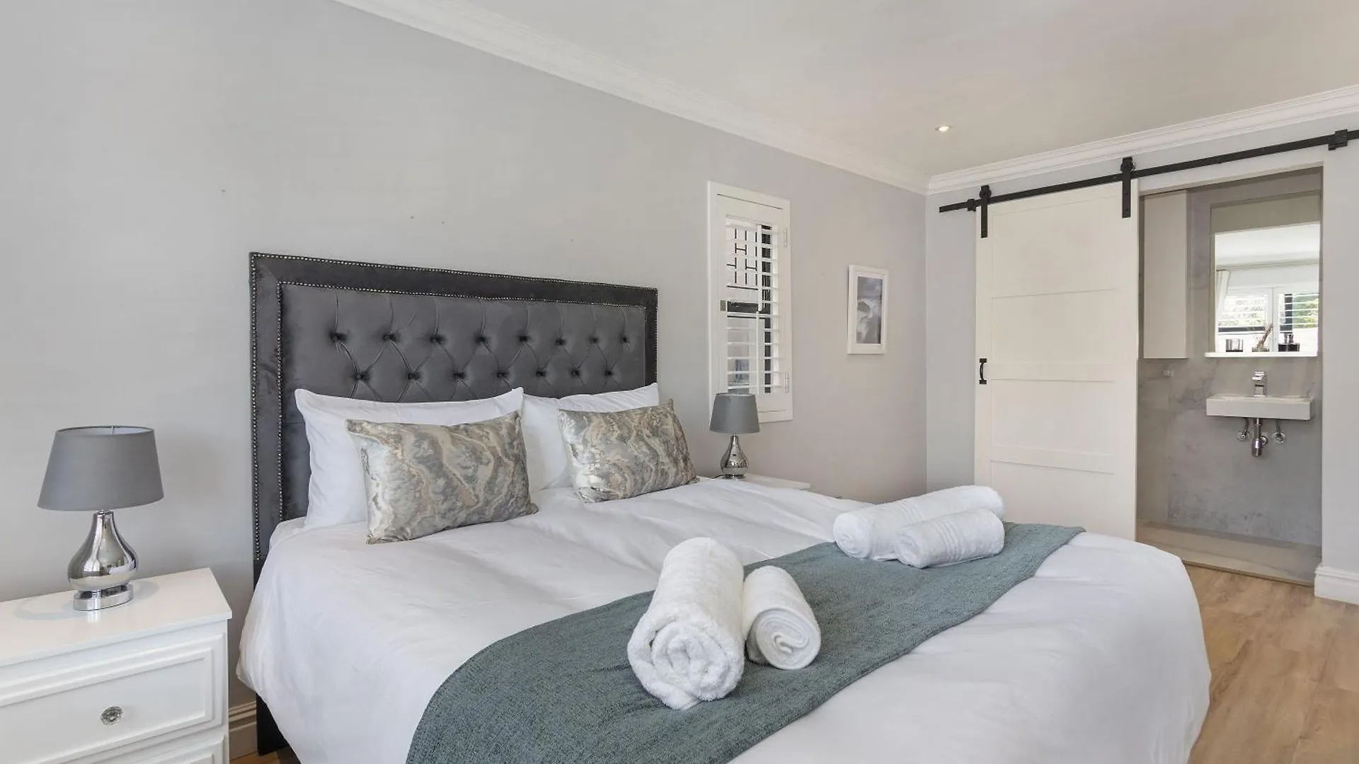 Villa Balmoral 14 By Hostagents Cape Town