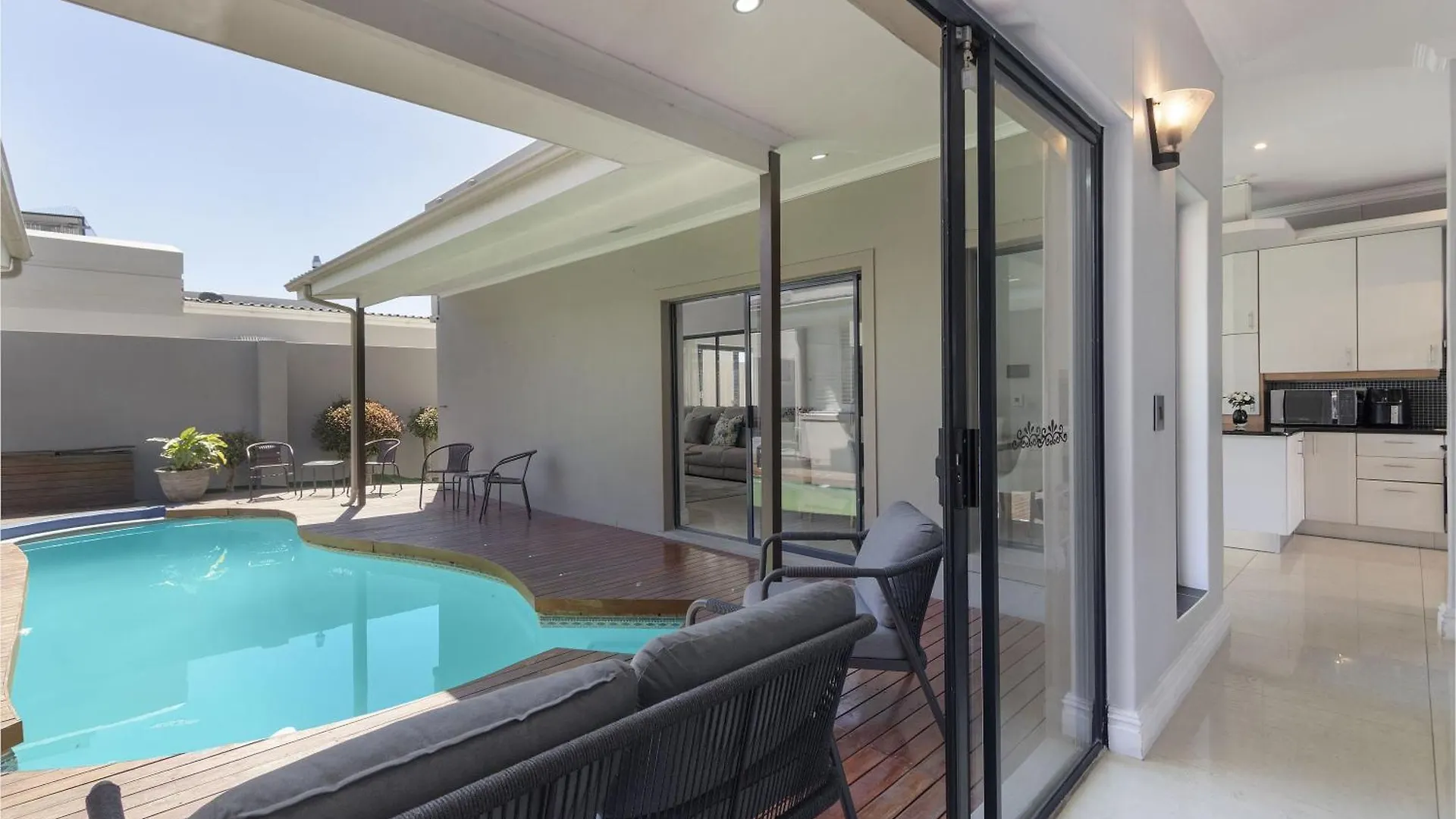 Villa Balmoral 14 By Hostagents Cape Town Holiday home