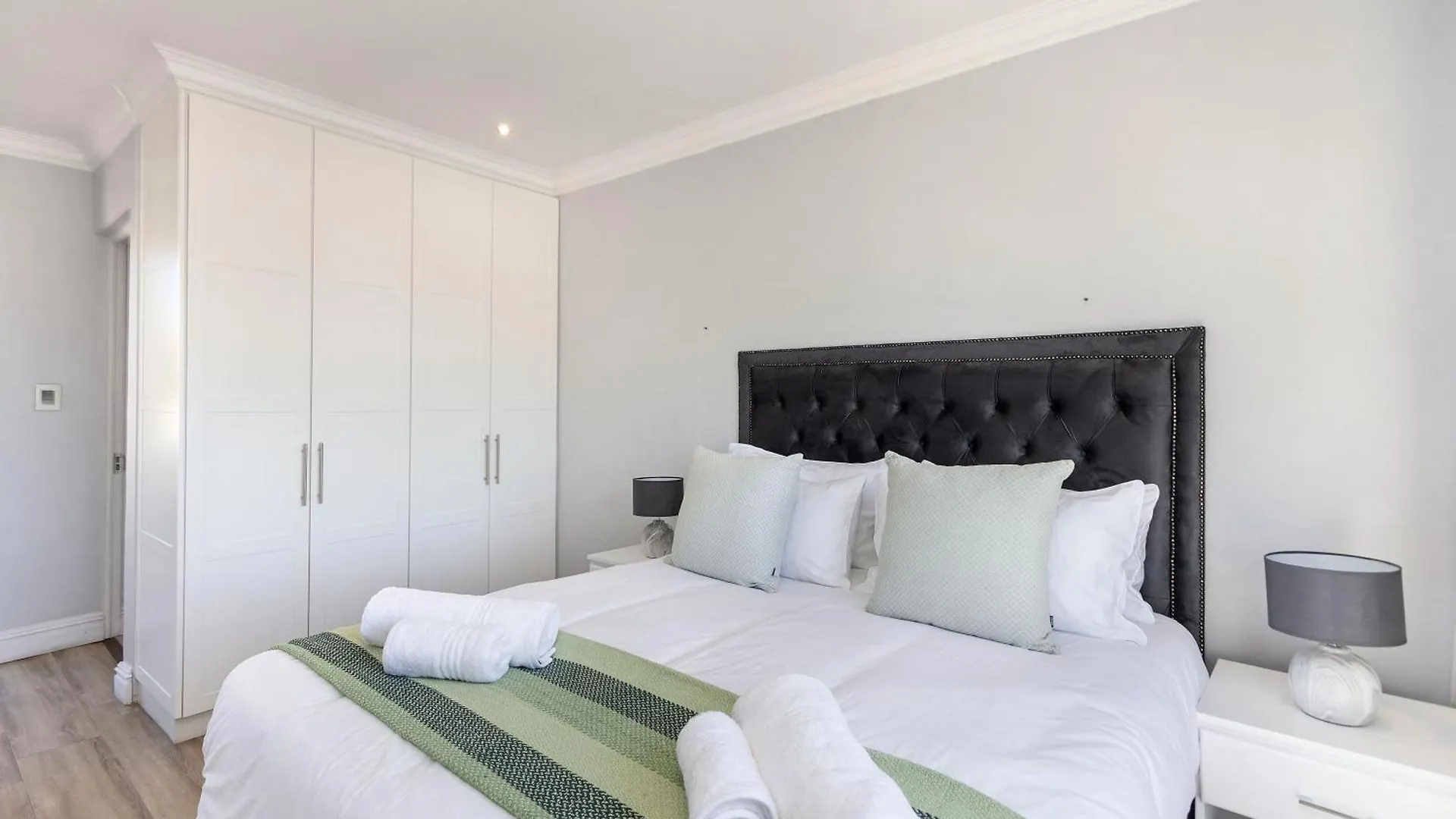 Villa Balmoral 14 By Hostagents Cape Town